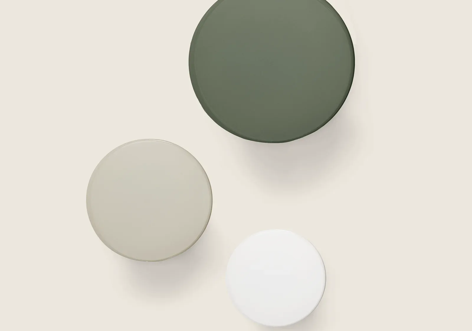 Flexform Bouté outdoor coffee table in a garden setting, frame 1