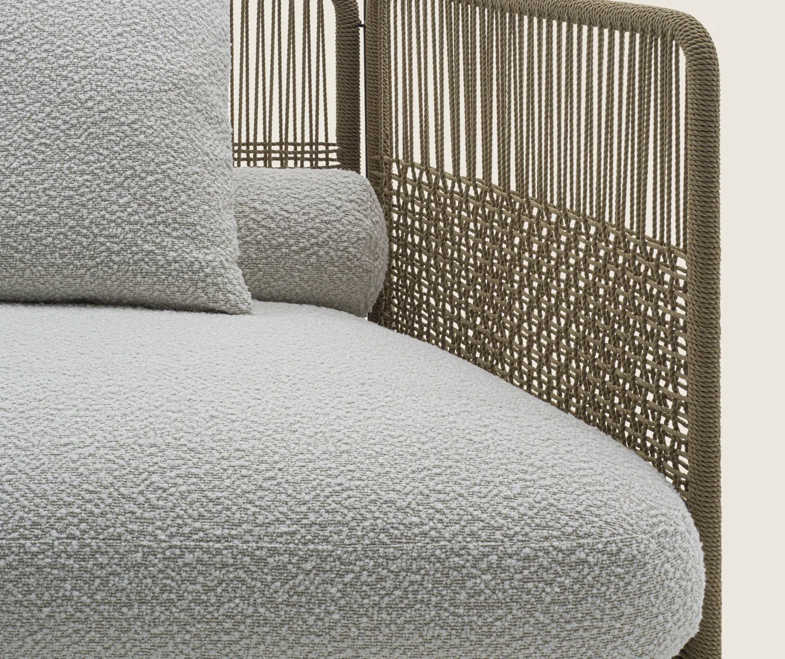 Flexform Everett outdoor sofa in a garden setting, frame 3
